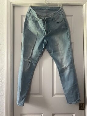 Old Navy Light Blue Men’s Skinny Jeans with Knee Rips